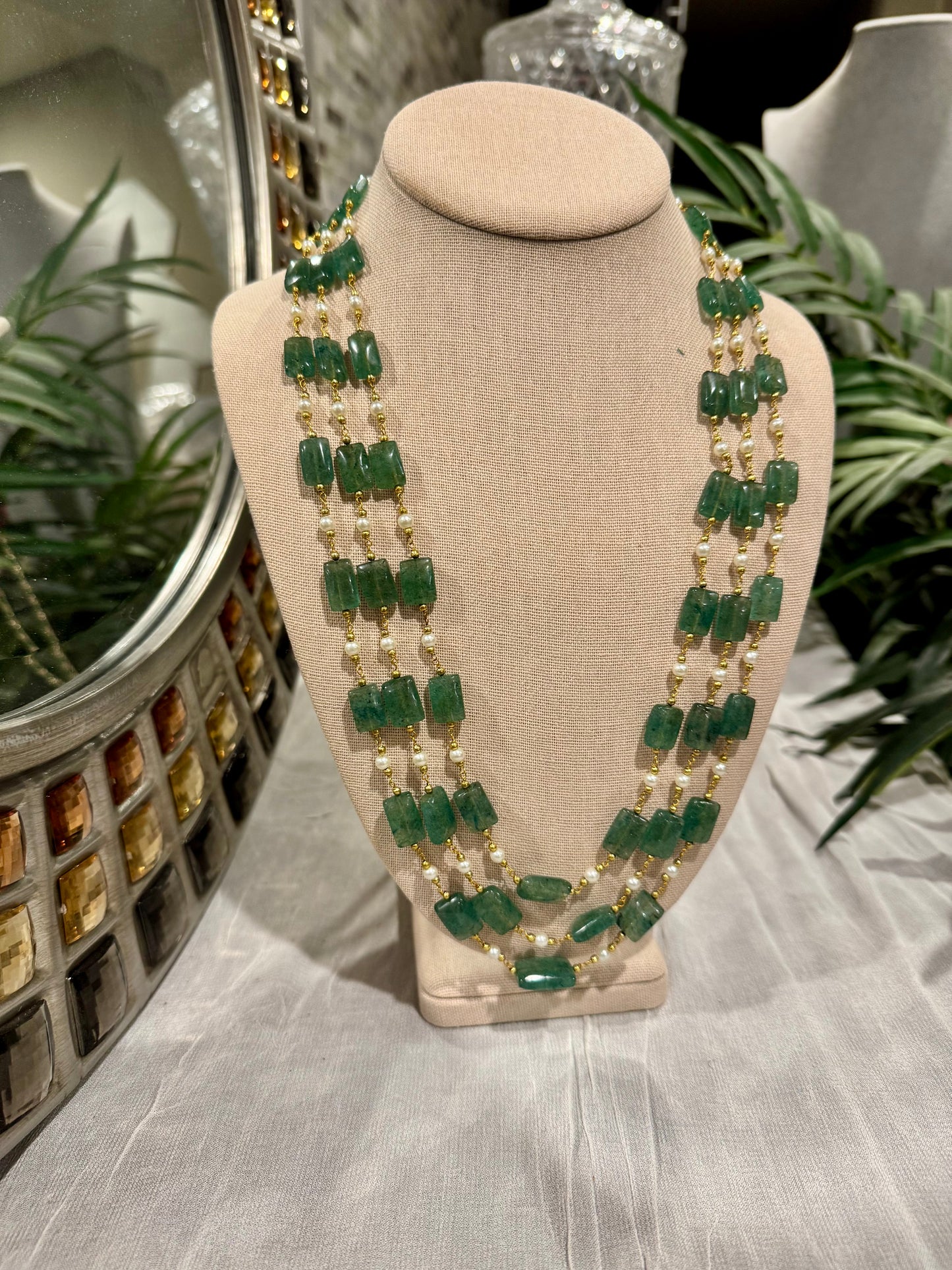 Rectangle shape green strawberry quarts and pearls necklace