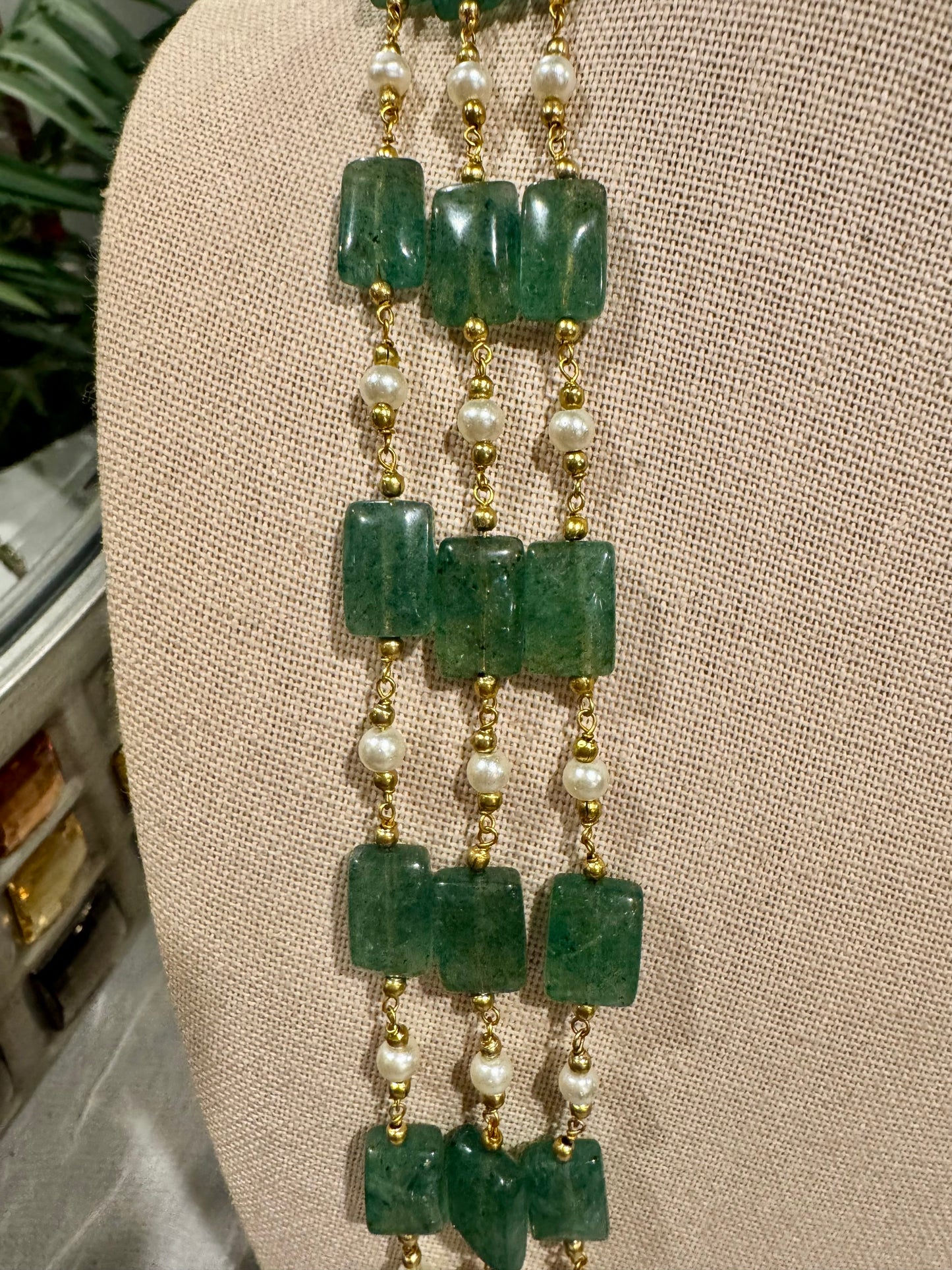 Rectangle shape green strawberry quarts and pearls necklace