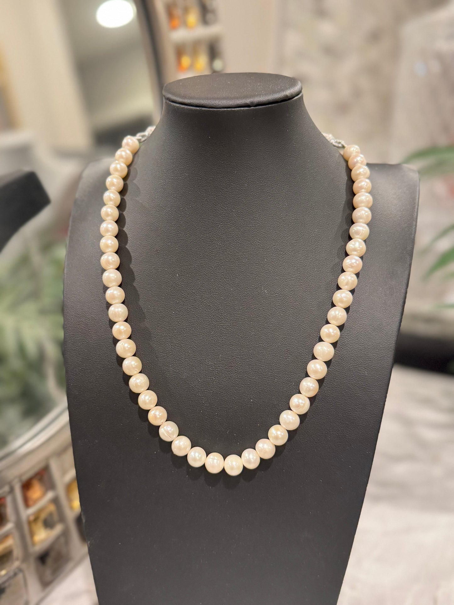 Freshwater pearls necklace round 10 mm size beads