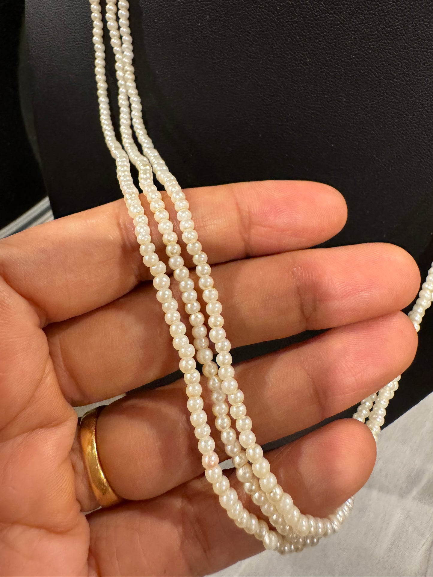shell pearls 2.5 mm round small beads necklace