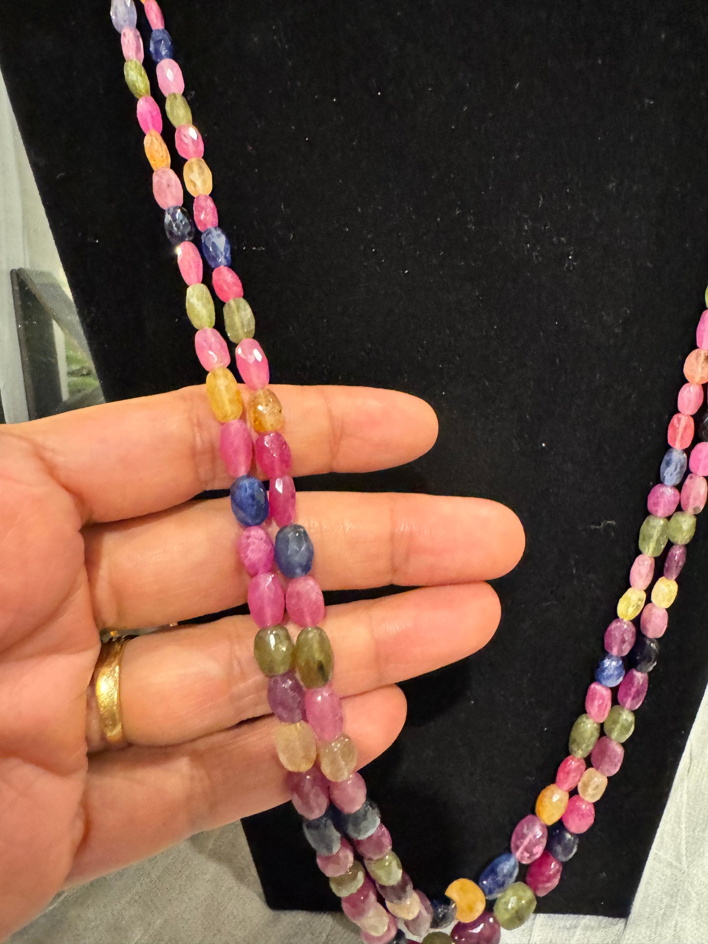 Multi sapphires cut finish oval grading necklace