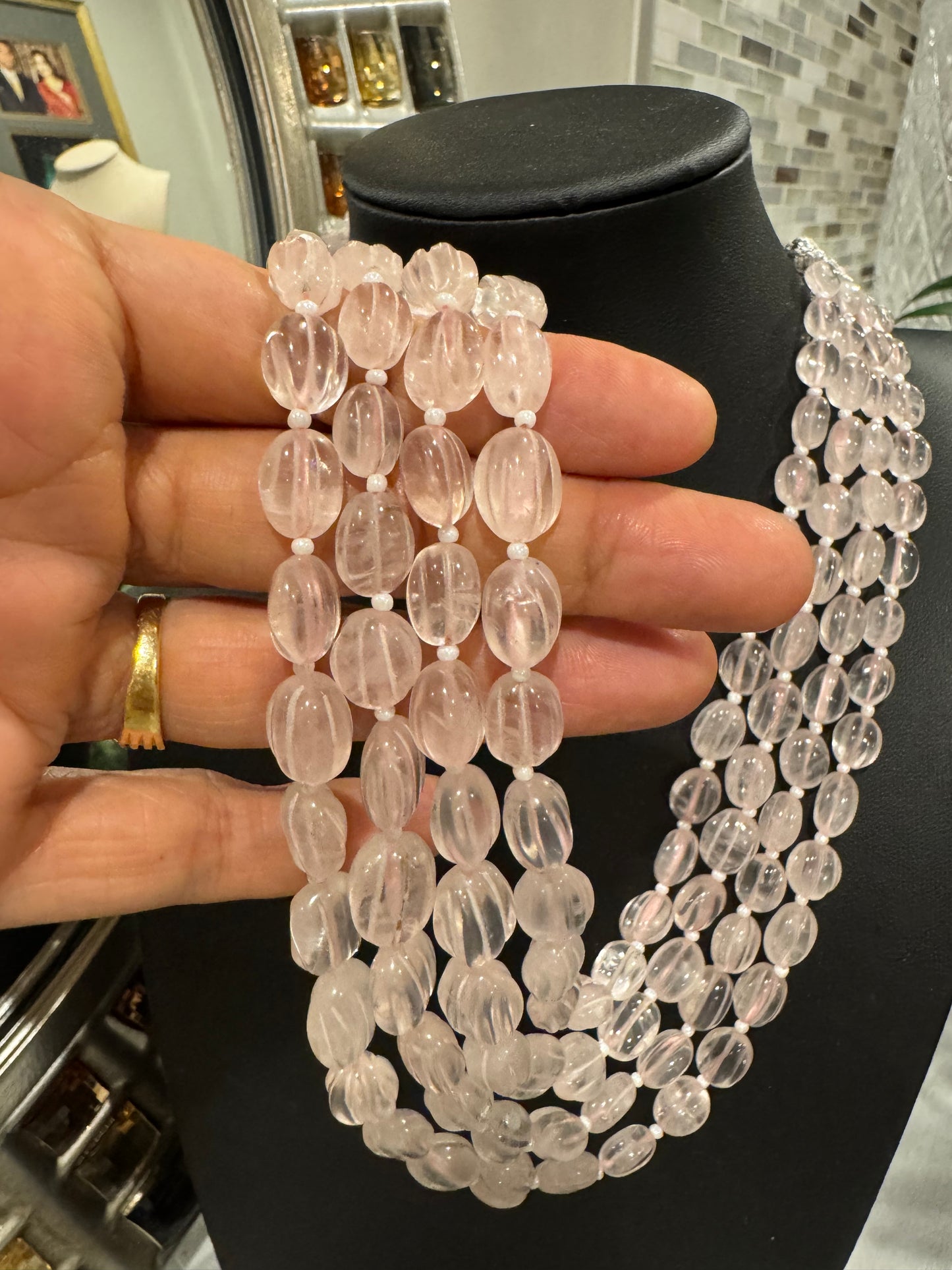 Rose quartz oval carving beads necklace
