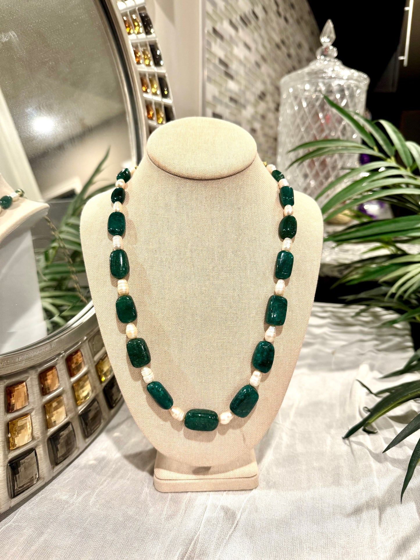 Natural emerald nuggets with pearls necklace
