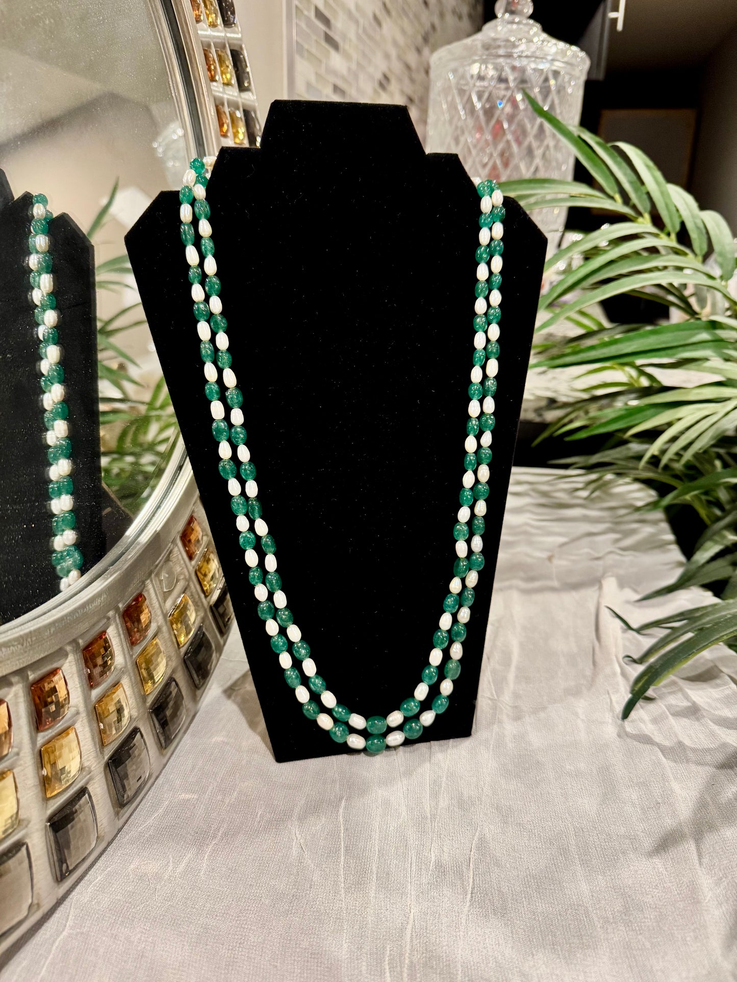 Emerald and freshwater pearls necklace
