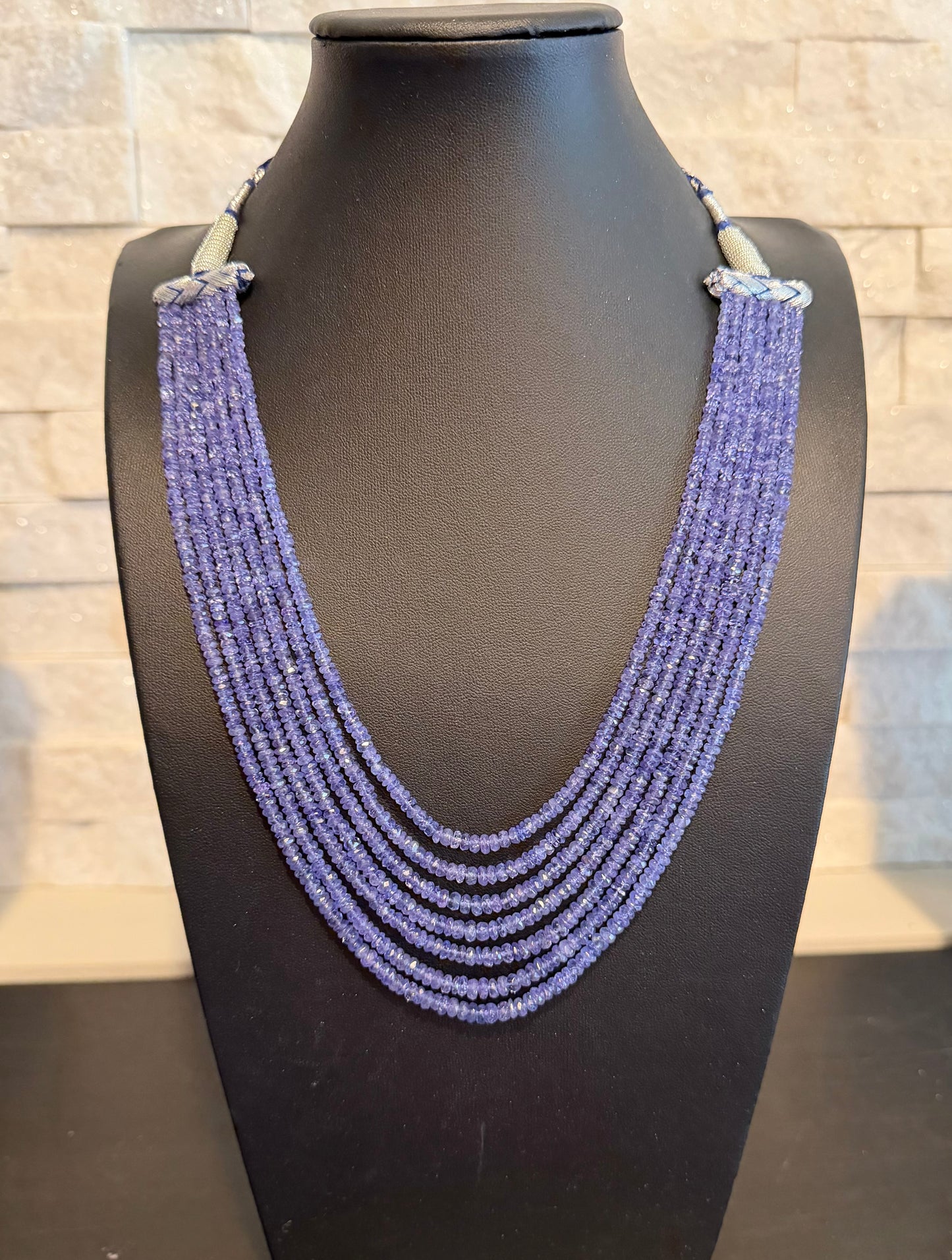 Tanzanite cut finish necklace 3-4.5 mm