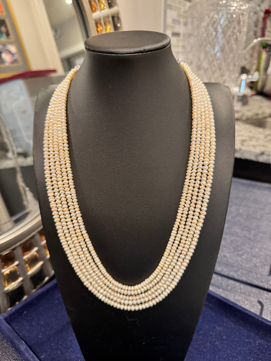 Freshwater pearls round shape necklace
