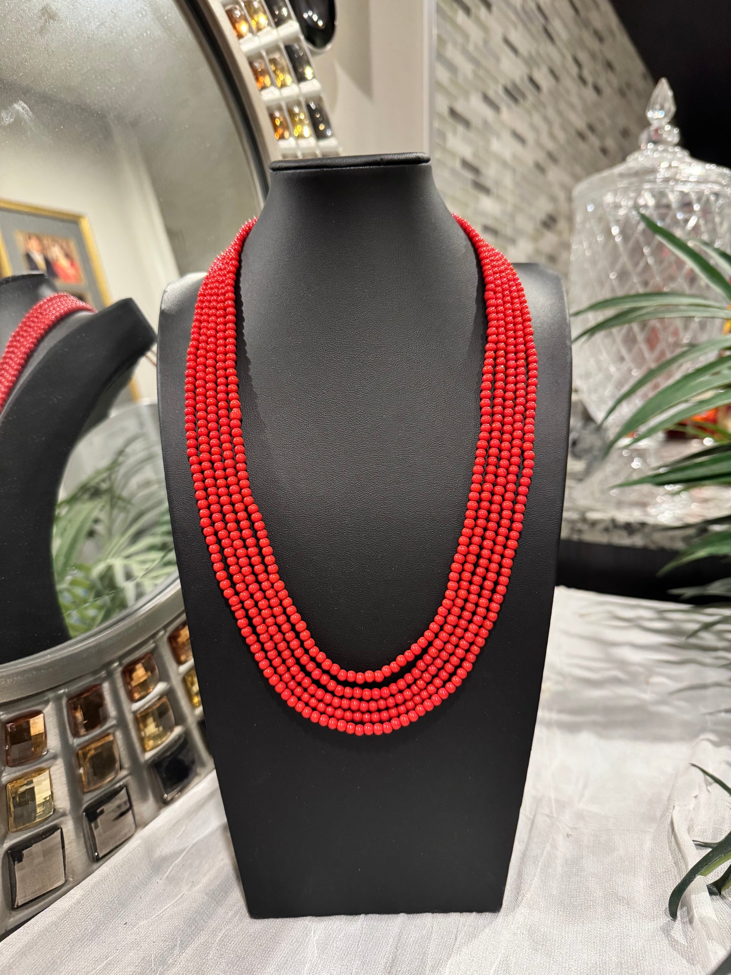 Coral round beads necklace