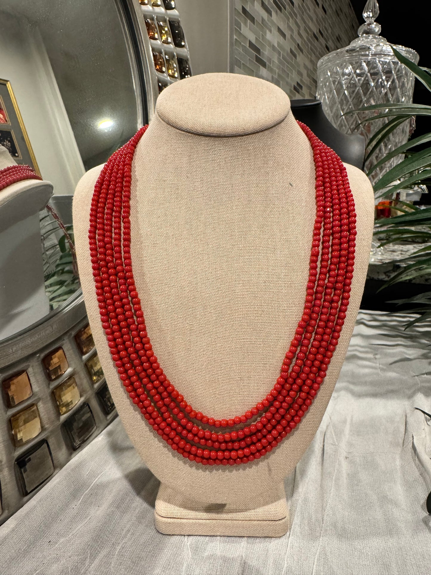 Coral round beads necklace