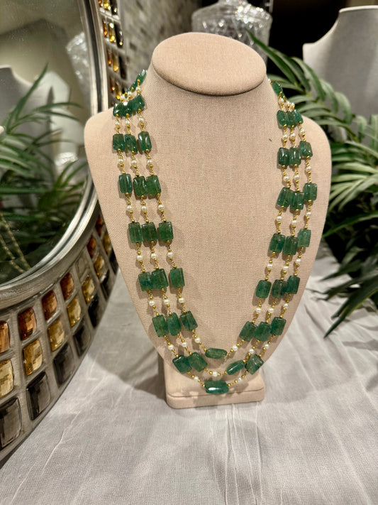 Rectangle shape green strawberry quarts and pearls necklace