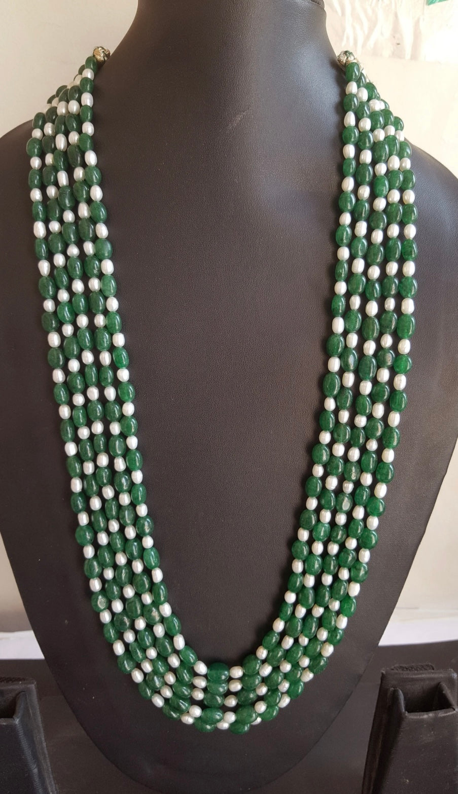 Emerald and freshwater pearls necklace