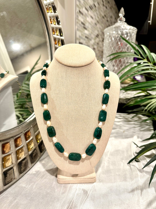 Natural emerald nuggets with pearls necklace