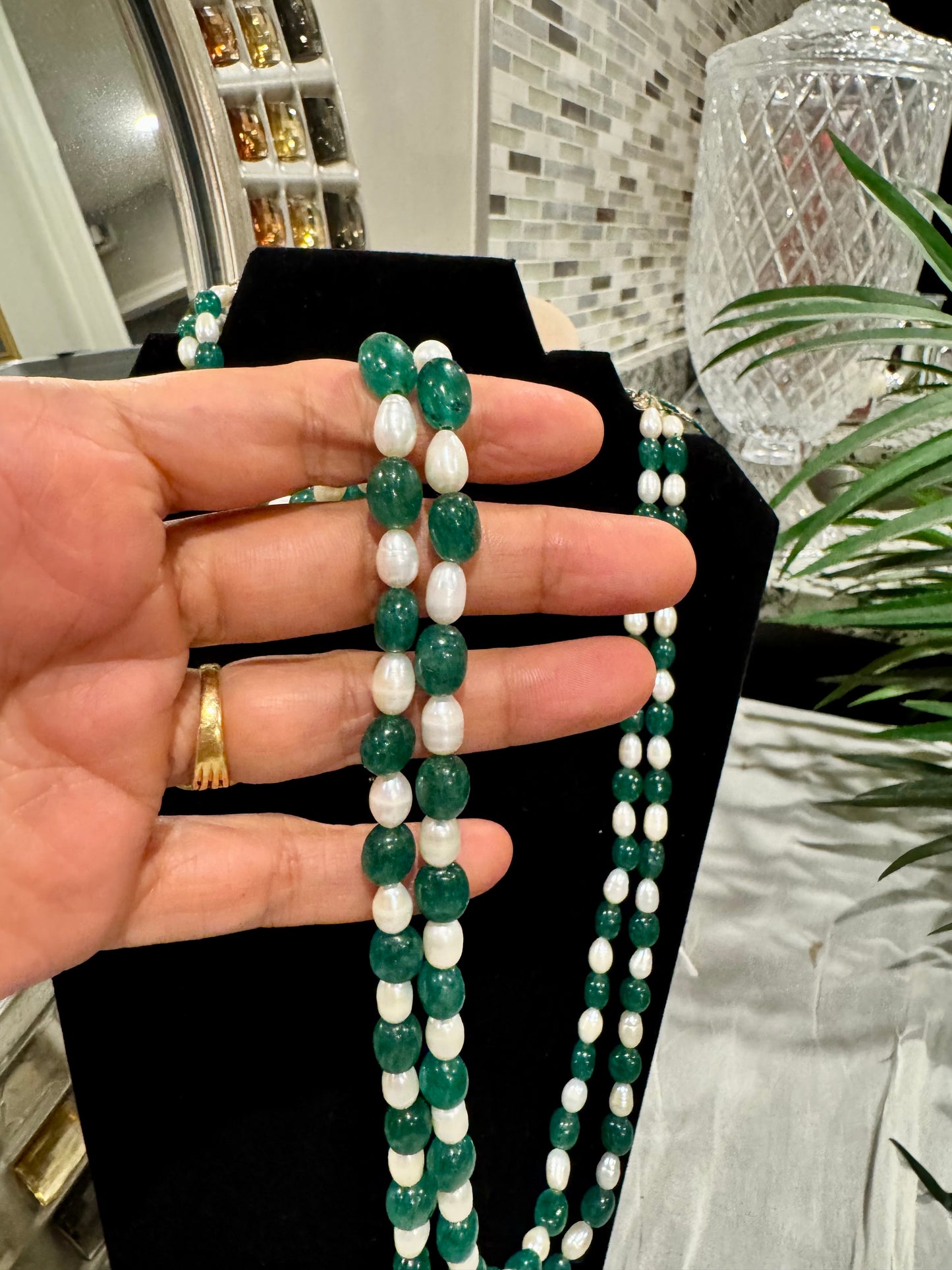 Emerald and freshwater pearls necklace
