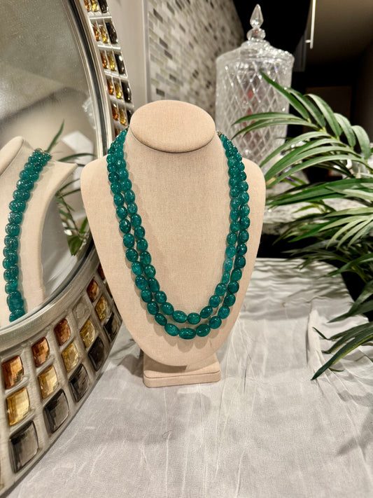 Emerald oval beads necklace 2 lines
