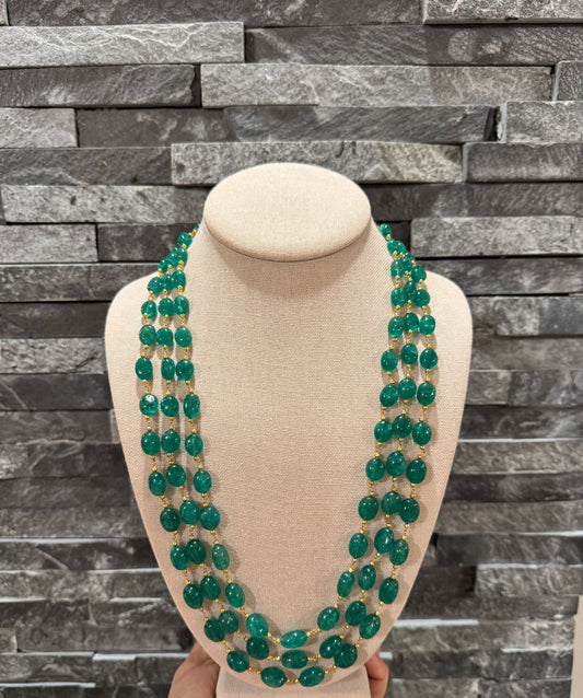 Emerald oval smooth in chain beads necklace