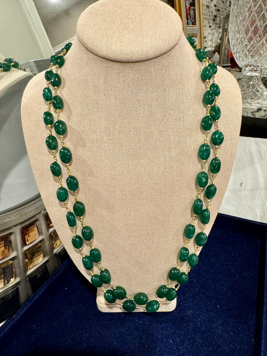 Emerald oval smooth in chain beads necklace