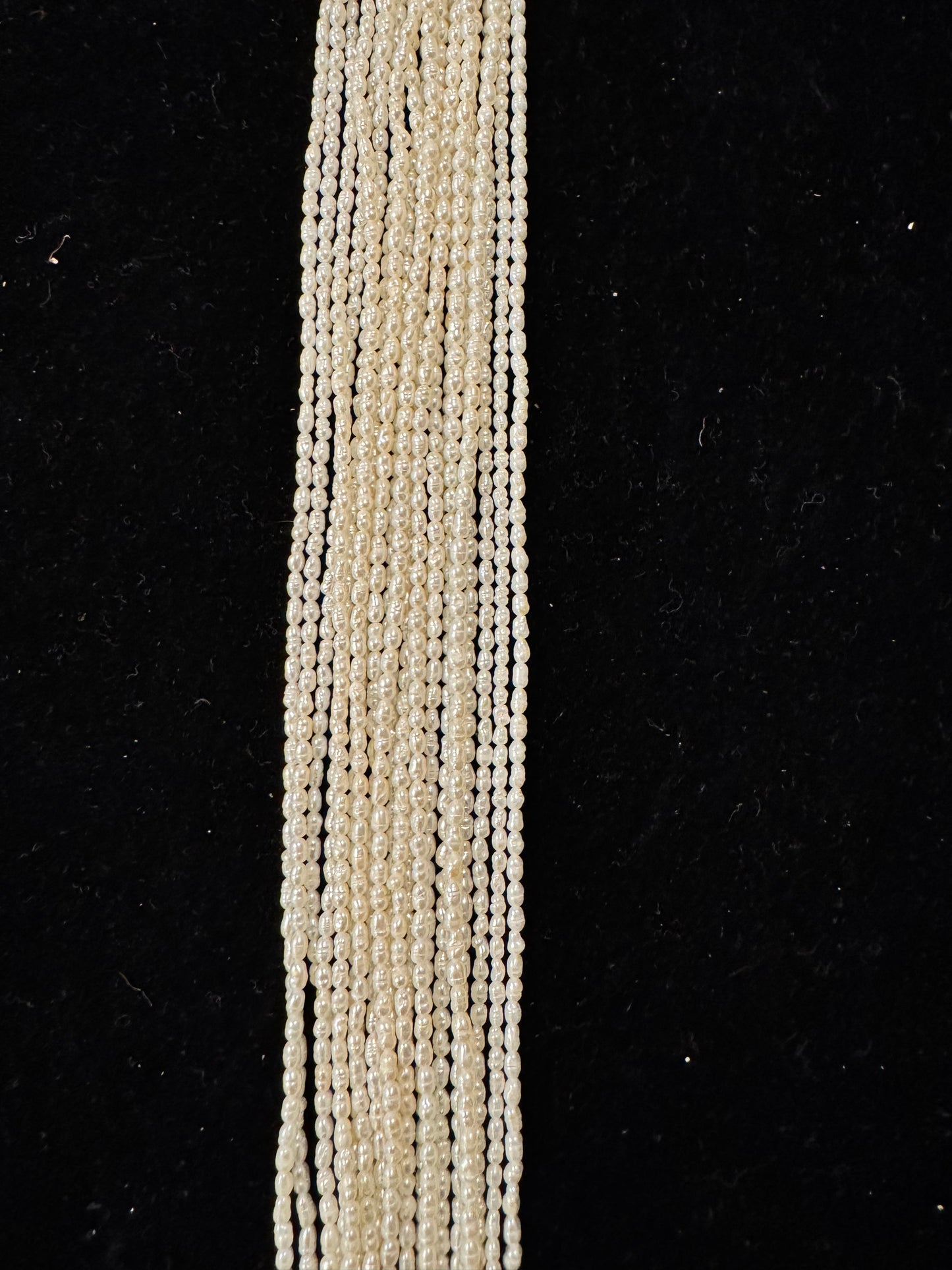 Freshwater Pearls lines rice pearl 2.5 mm